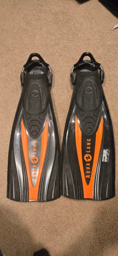 Aqua Lung Express SS Small Orange Fins (Used)