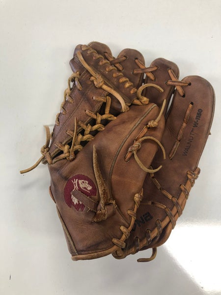 Nokona Walnut W-1150 RH Infield Baseball Glove 11.5" (Used)