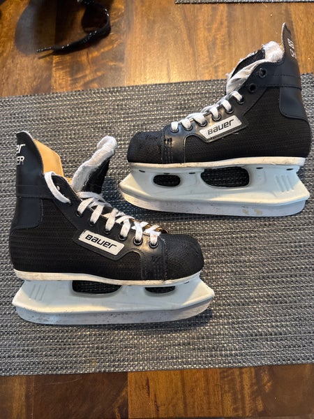 Bauer Hockey Skates Size 5.5 (Used)