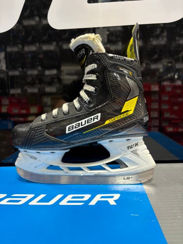 Bauer Hockey Skates Size 5.5 (Used)