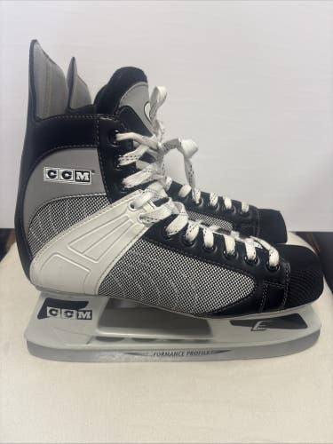 Senior Adult Size 10 CCM POWERLINE 550 Ice Hockey Skates