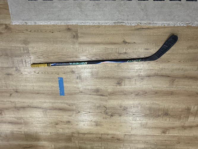 Youth Bauer Vapor FlyLite Left Hand Hockey Stick P28 (New)