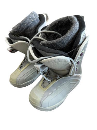 Used Ride RIDEBOOTMFG Womens Snowboard Boots Grey Senior 8 11833-S000165020
