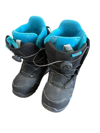 Used Burton ZIPLINE Boys Snowboard Boots Black Youth 06.0 11833-S000165254