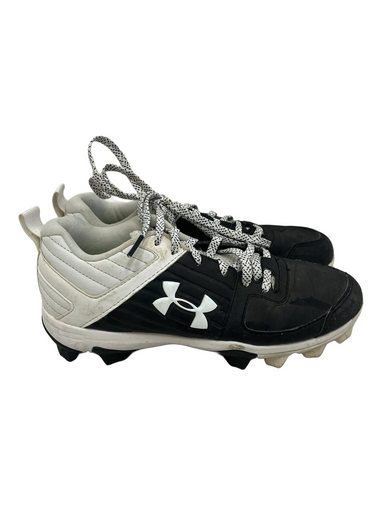 Used Under Armour LEADOFF BB/SB Cleats Black And White Junior 04.5 11692-S000141749