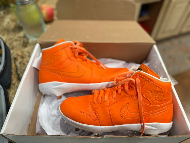 Orange Men's Size M 10.0 (W 11.0) Adult Nike Metal Cleats (Used)
