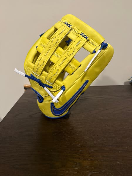 Nike Ronald Acuna Jr. Vapor Elite | SidelineSwap | Buy and Sell on