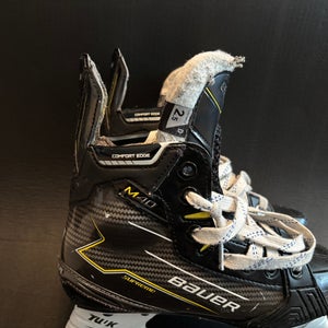 2024 Bauer Supreme M40 Hockey Skates Regular Width Size 2.5 (Used)