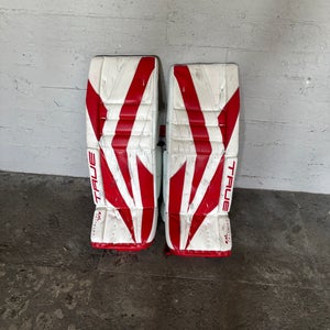 33" 2023 True Catalyst 7X3 Goalie Leg Pads (Used)