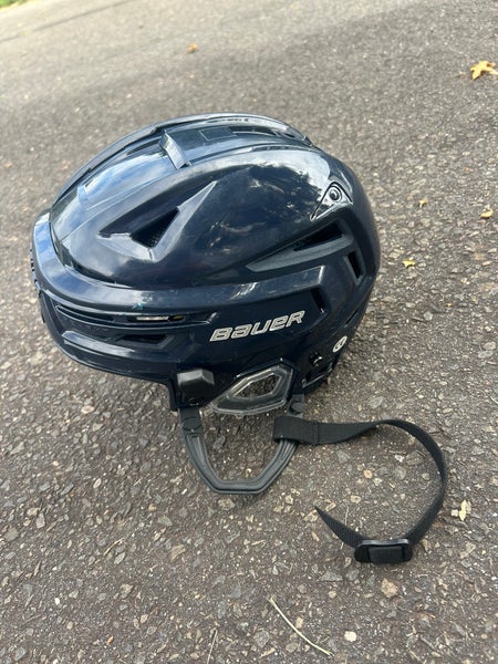 Medium Bauer Re-Akt 150 Helmet (Used)