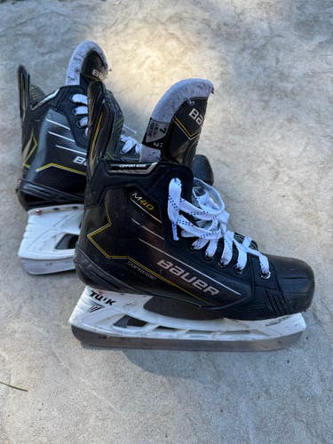 2024 Bauer Supreme M40 Hockey Skates 7 (Used)