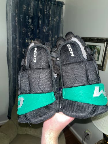 London Knights Used Gloves