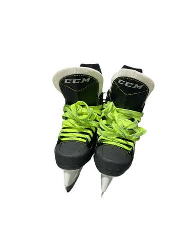 Used CCM 9350 Junior Hockey Skate Junior 01 11834-S000040709