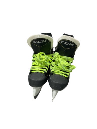 Used CCM 9350 Junior Hockey Skate Junior 01 11834-S000040709