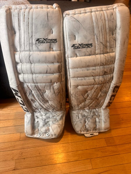 31" CCM Goalie Leg Pads (Used)