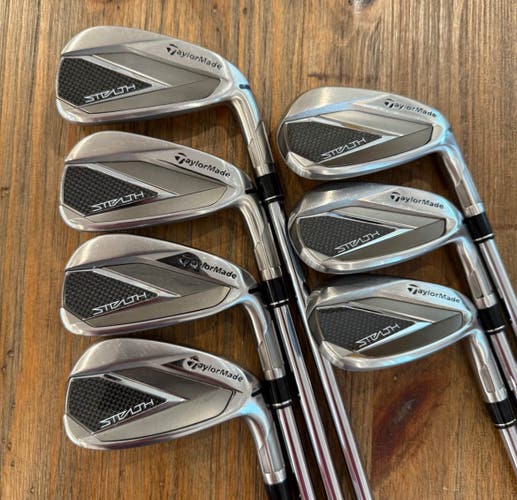 Men's TaylorMade Stealth Right Handed Iron Set Stiff Flex 7 Pieces Steel Shaft (Used)