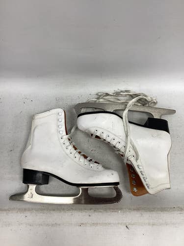 Used CCM WOMENS FIGURE SKATE WomensFigure Skate White Senior 6 11851-S000038245