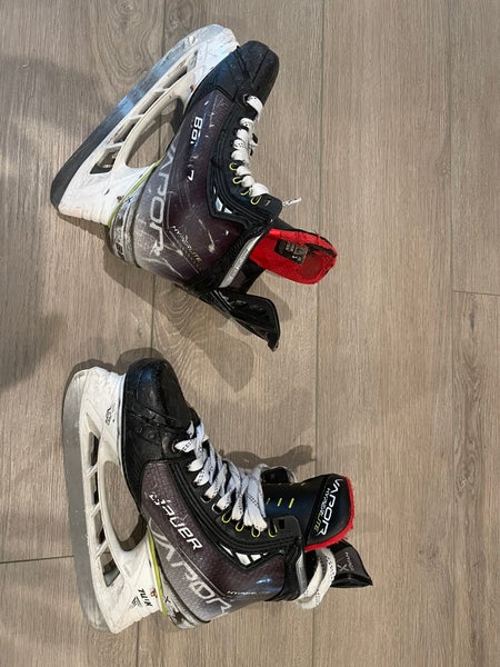 Bauer Vapor Hyperlite Hockey Skates Pro Stock Size 4.5 (Used)