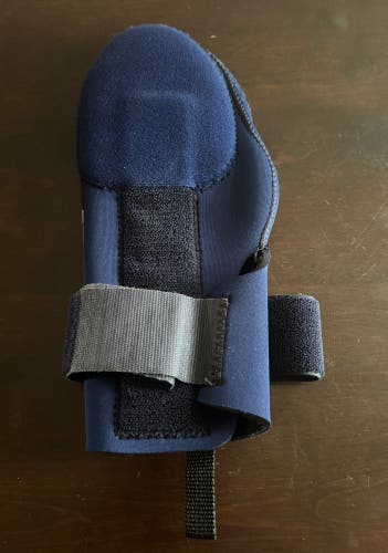 Benik Blue Sliding Mitt (New)