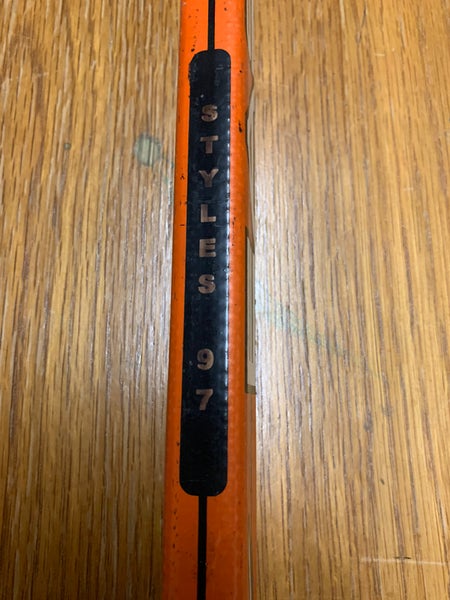 Easton Synergy Right Handed Pro Stock Hockey Stick, damaged blade