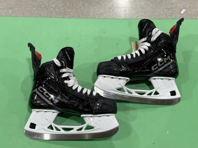 Used Intermediate CCM JetSpeed FT690 Hockey Skates Size 6 | STEP Steel Included