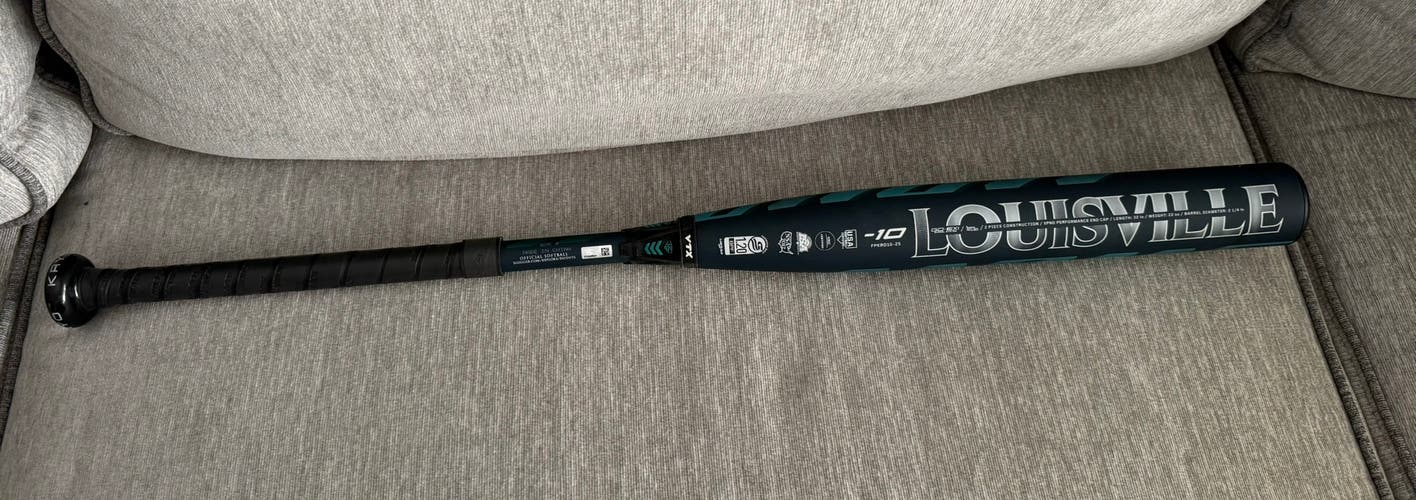 Louisville Slugger Kryo Composiste Bat (-10) 22 oz 32" (New)