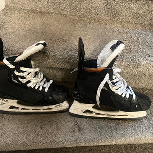 Bauer Supreme Mach Hockey Skates Regular Width 8 (Used)