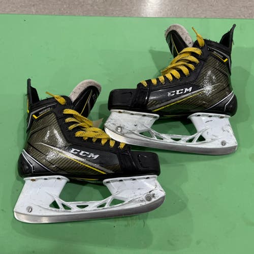 Used Senior CCM Tacks 9060 Hockey Skates Size 7