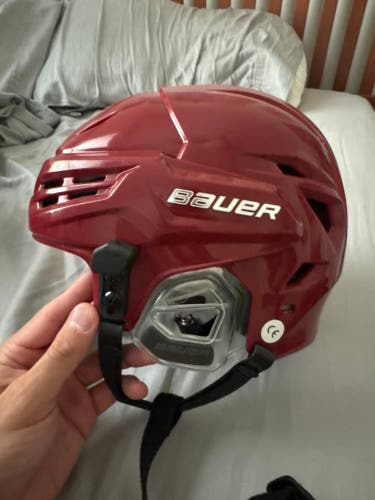 Small Bauer Re-Akt 95 Helmet (Used)