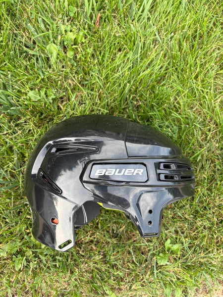 Medium Bauer Re-Akt 75 Helmet (Used)