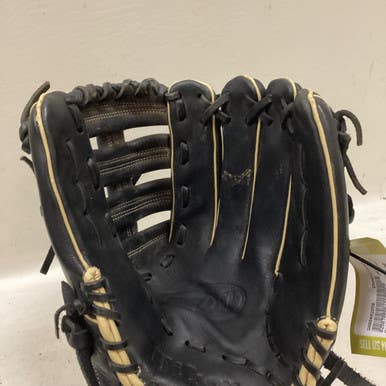 Used Wilson A700 BB/SB Glove RH Throw Black 12 1/2" 11725-S000492056