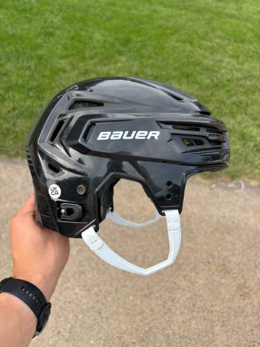 Medium Bauer Re-Akt 150 Helmet (Used)