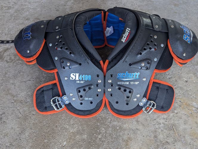 Medium Adult Schutt SI4100 Shoulder Pads
