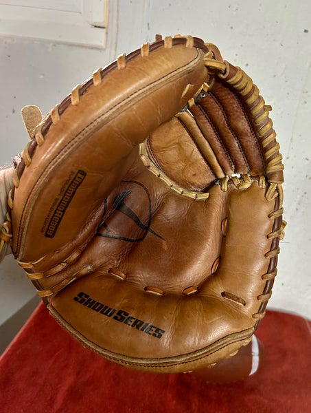 Nike Show Series RHT Catcher's Baseball Glove 33" (Used)