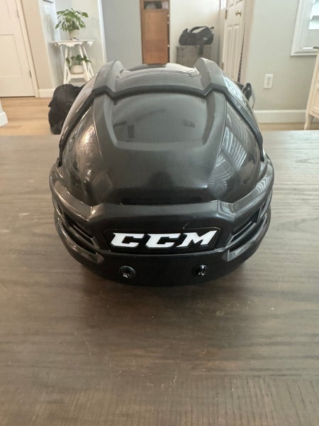 Medium CCM Tacks 910 Helmet  (Used)