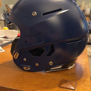 Large Youth Schutt F7 Helmet (Used)