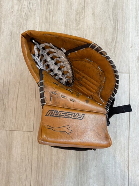 Hockey Goalie Glove - Modern Retro
