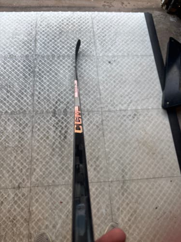 Junior CCM Tacks XF Pro Left Hand Hockey Stick 50 Flex P28 (Rarely Used) (Great Condition)