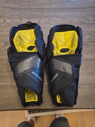 Junior Bauer 3S Pro 11" Shin Pads Pro Stock (Used)