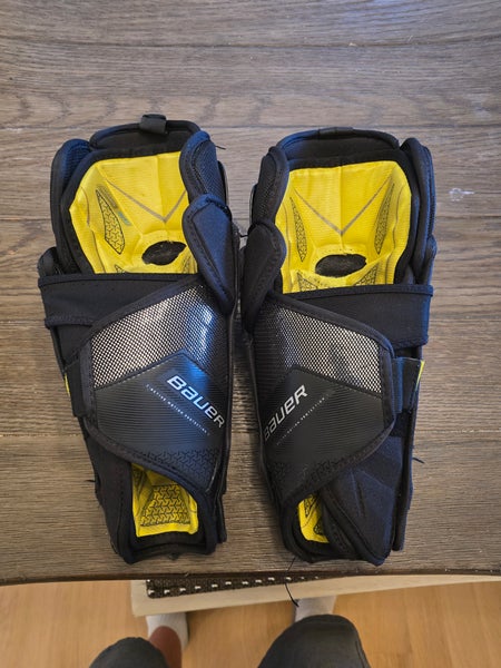 Junior Bauer 3S Pro 11" Shin Pads Pro Stock (Used)