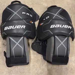 Bauer Pro Knee Pads Intermediate like NEW