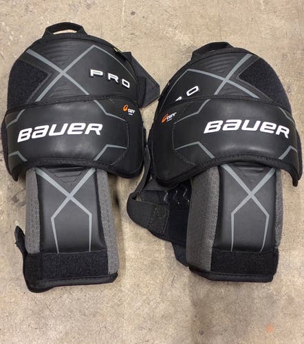 Bauer Pro Knee Pads Intermediate like NEW
