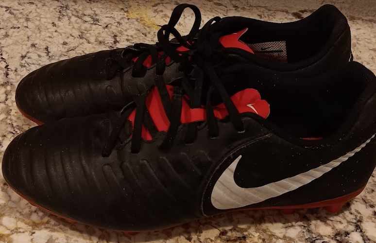 Nike Tiempo Size 10 SoccerCleats