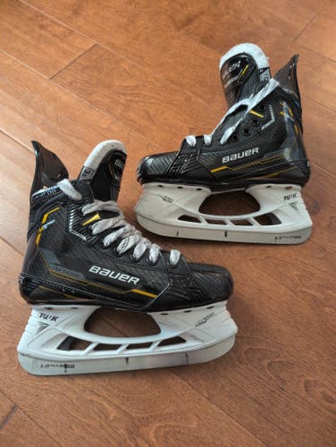 Bauer Supreme M5 Pro Hockey Skates Regular Width Size 3.5 (New- other)