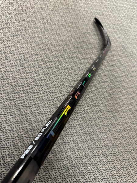 Junior Black Bauer Tracer Right Handed Hockey Stick P28 (New) 50 flex