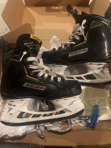 Bauer Supreme Matrix Hockey Skates Regular Width Size 1.5 (Used)
