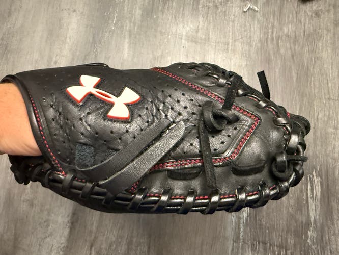 Under Armour Deception UACM-200A RH Baseball Glove 33.5" (Nearly brand new)