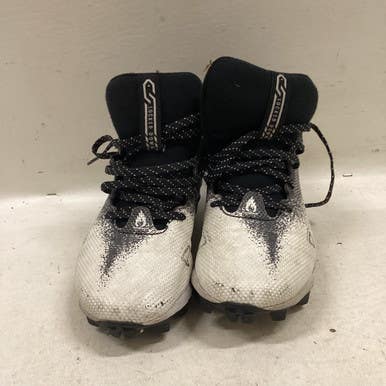 Used Under Armour LOCKED DOWN Jr FB Cleats Black And White Junior 04.5 11725-S000491694