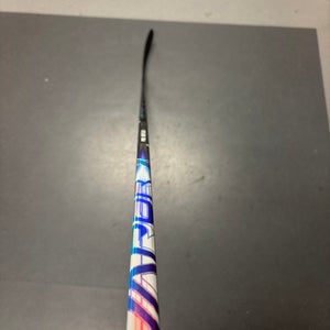 Intermediate Bauer Vapor FlyLite Left Hand Hockey Stick P92 (New)