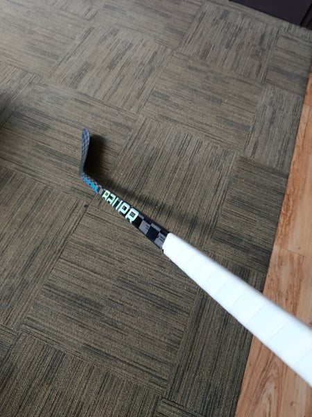 Senior Bauer Nexus Sync Right Handed Hockey Stick P28 Pro Stock (Used)